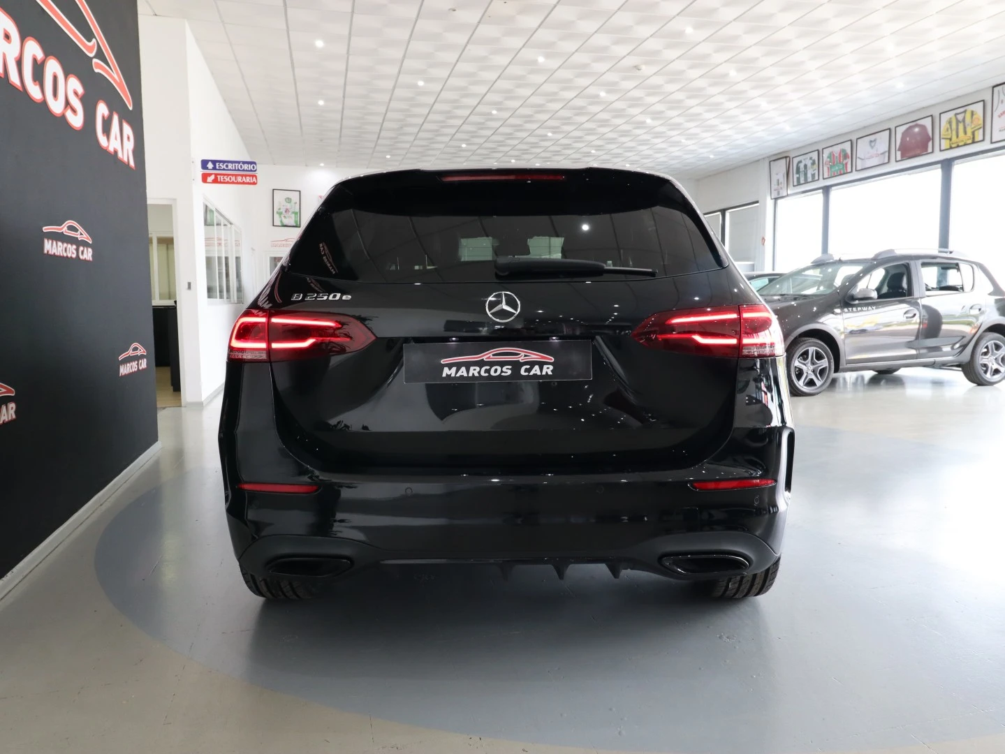 Mercedes-Benz B 250 e AMG Line