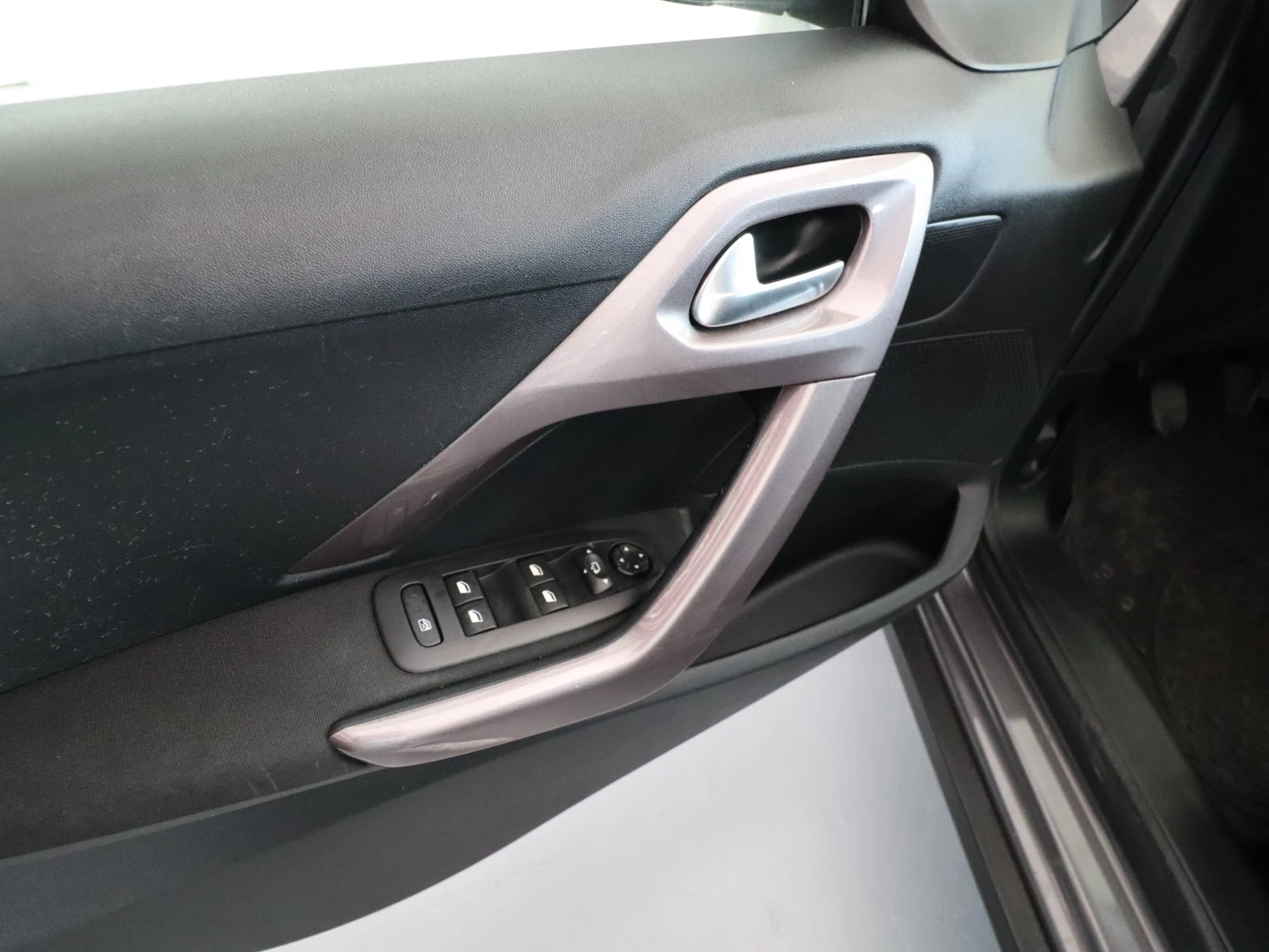 Peugeot 2008 1.6 e-HDi Active