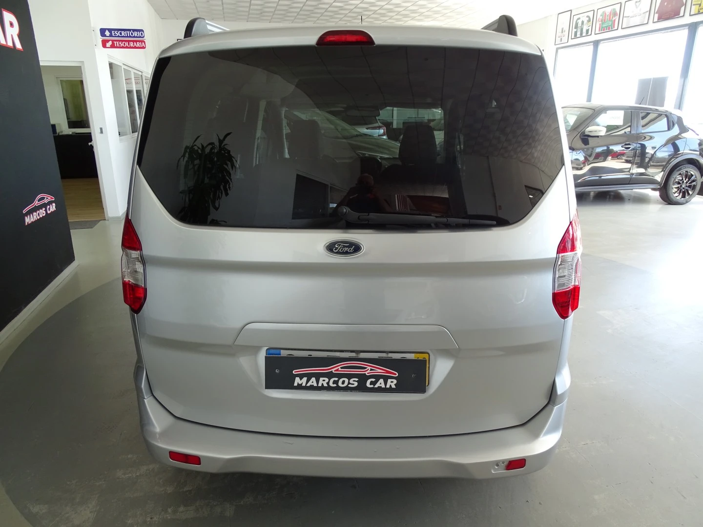 Ford Tourneo Courier 1.5 TDCi Titanium