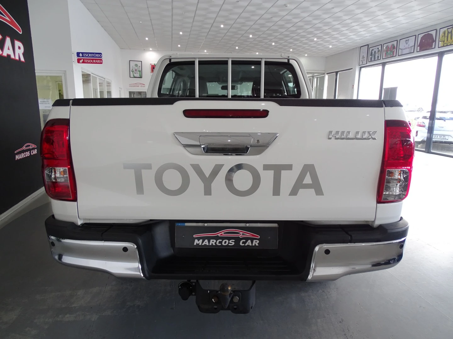 Toyota Hilux 2.4 D-4D 4WD CD CHallenge