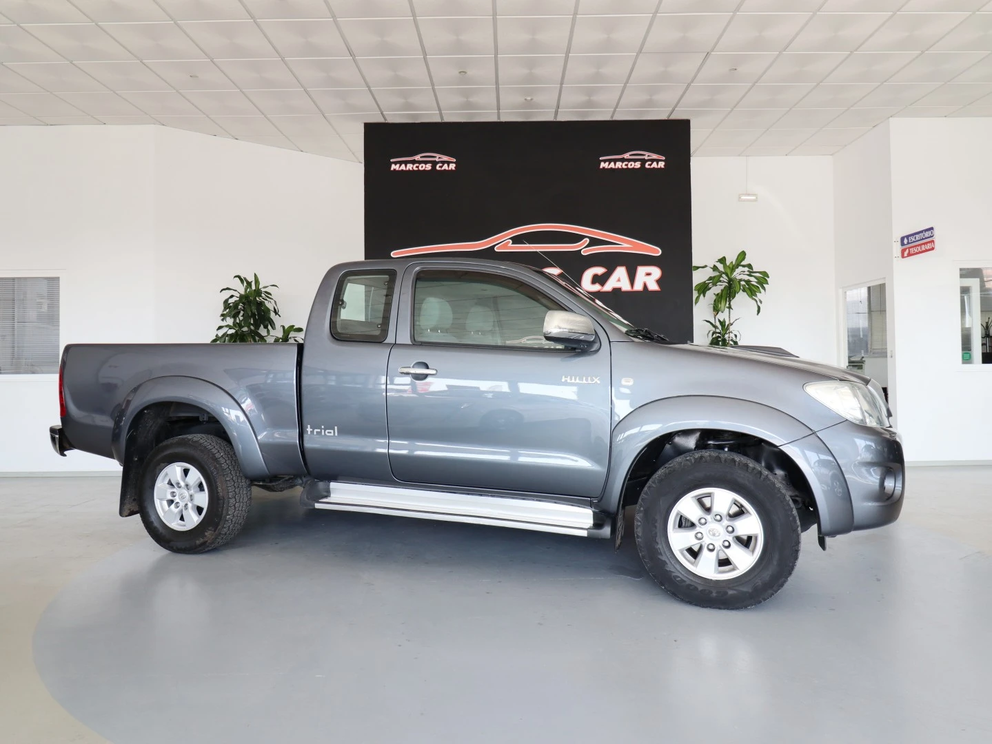Toyota Hilux 2.5 D-4D 4WD CE AC