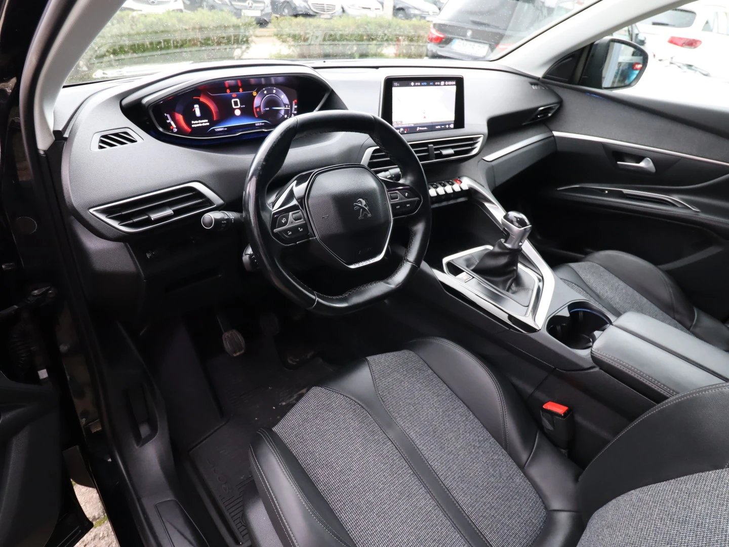 Peugeot 5008 1.5 BlueHDi Allure