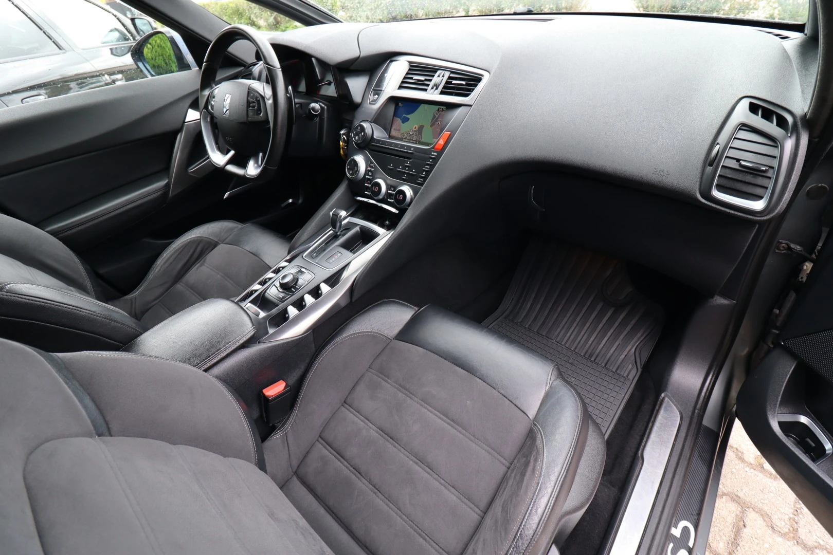 Citroën DS5 1.6 e-HDi Air. So Chic CMP6 112g