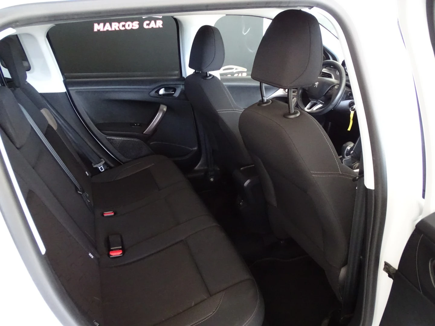 Peugeot 2008 1.6 e-HDi Active