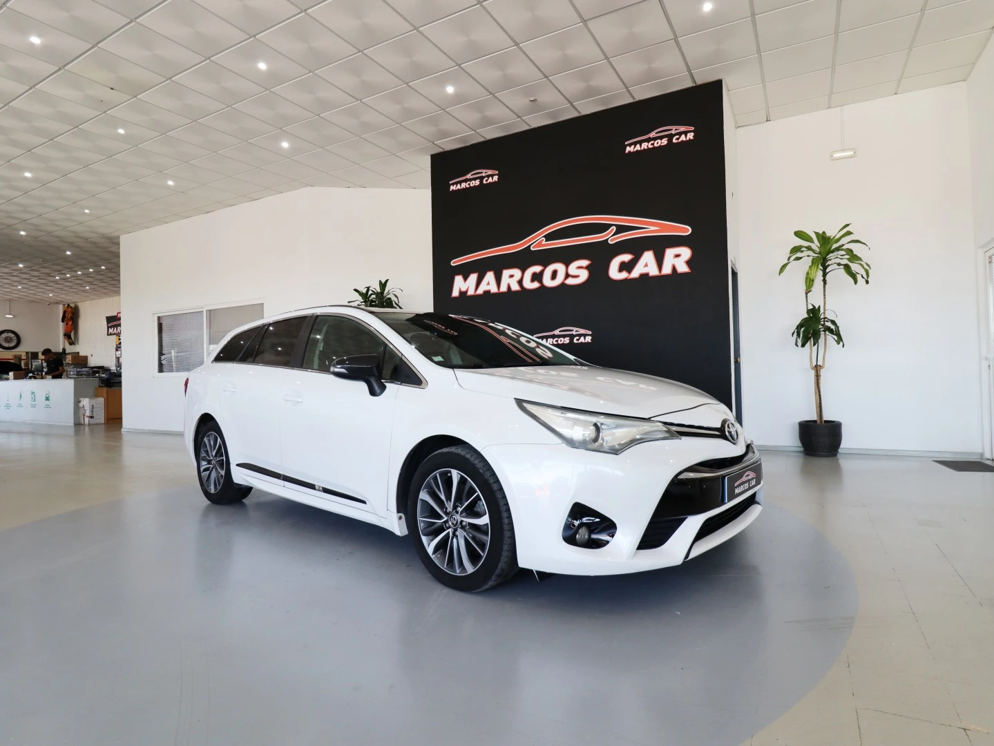 Toyota Avensis Touring Sports 1.6 D-4D Exclusive+GPS