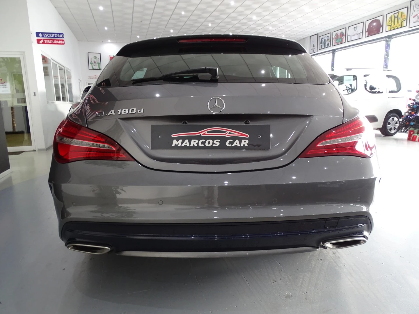 Mercedes-Benz CLA 180 d Shooting Brake AMG Line Aut.