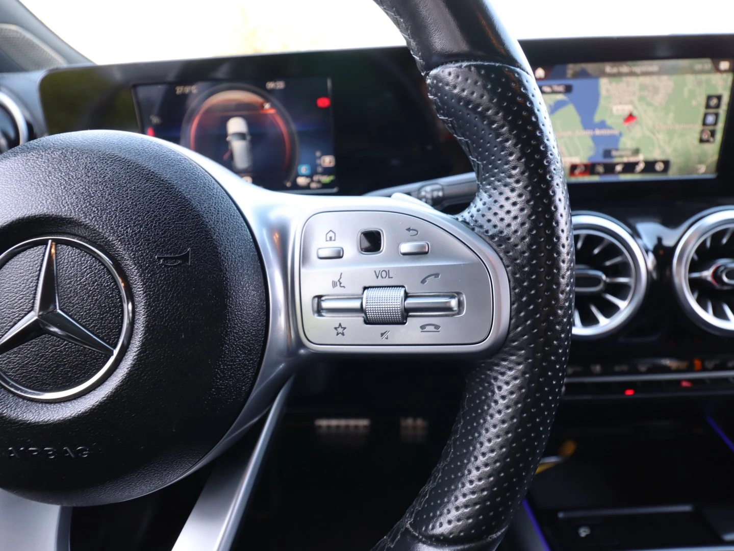 Mercedes-Benz B 250 e AMG Line