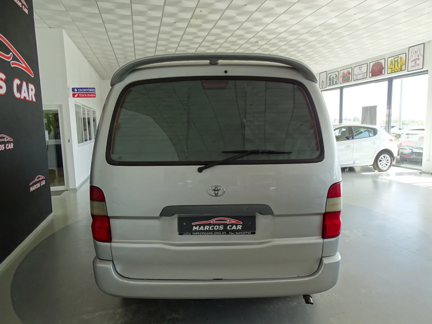 Toyota HiAce 2.4 D LXH12LG