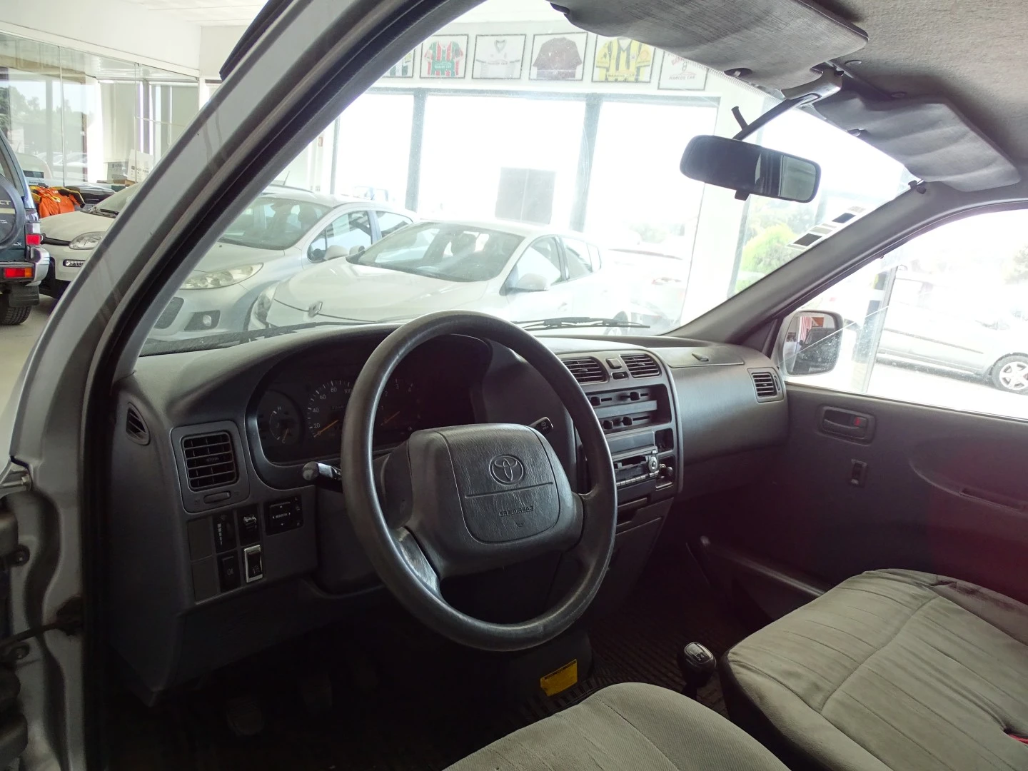 Toyota HiAce 2.4 D LXH12LG