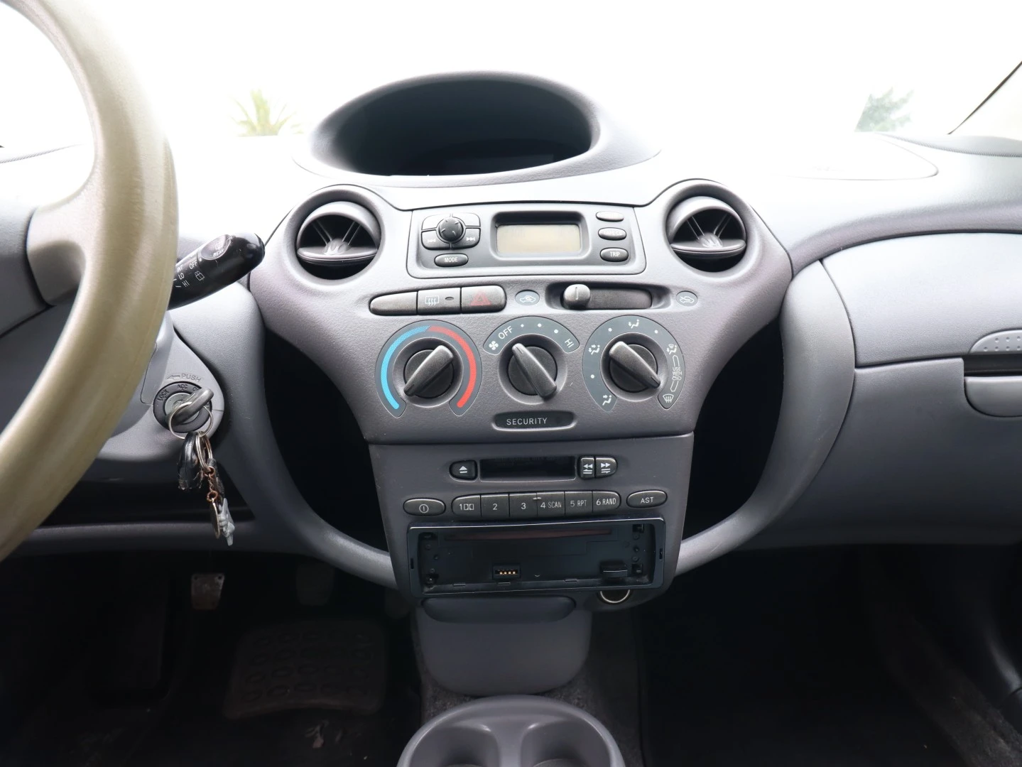 Toyota Yaris 1.0 Base C/Radio