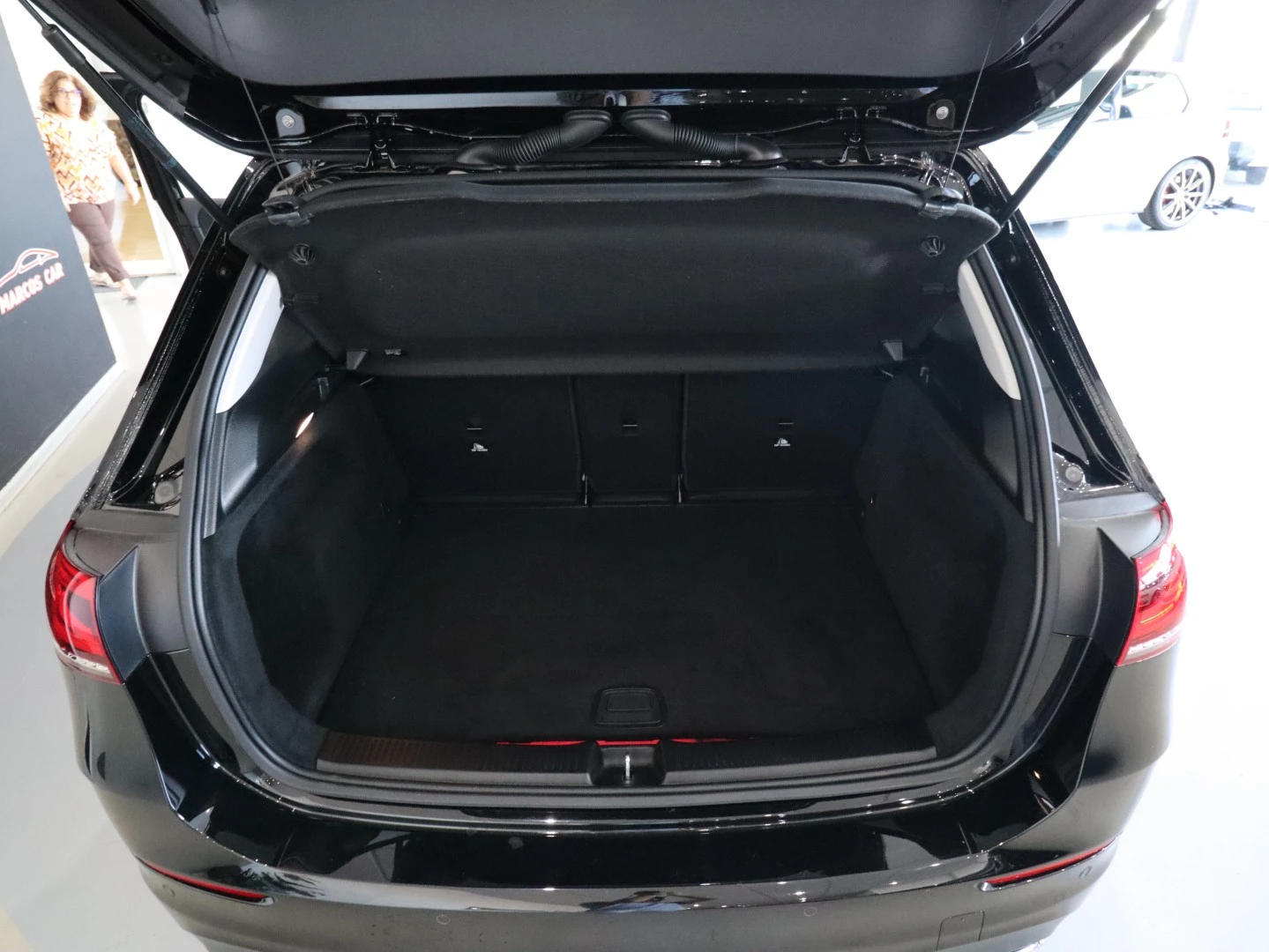 Mercedes-Benz B 250 e AMG Line
