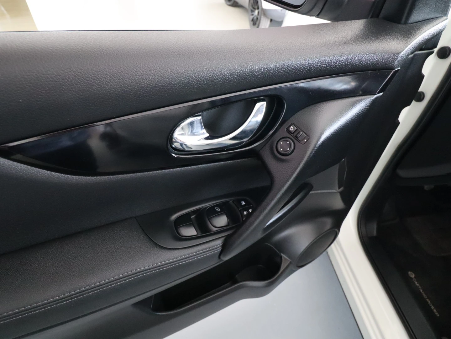 Nissan Qashqai 1.6 dCi Tekna Pele