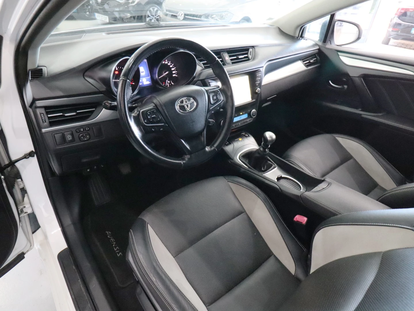 Toyota Avensis Touring Sports 1.6 D-4D Exclusive+GPS