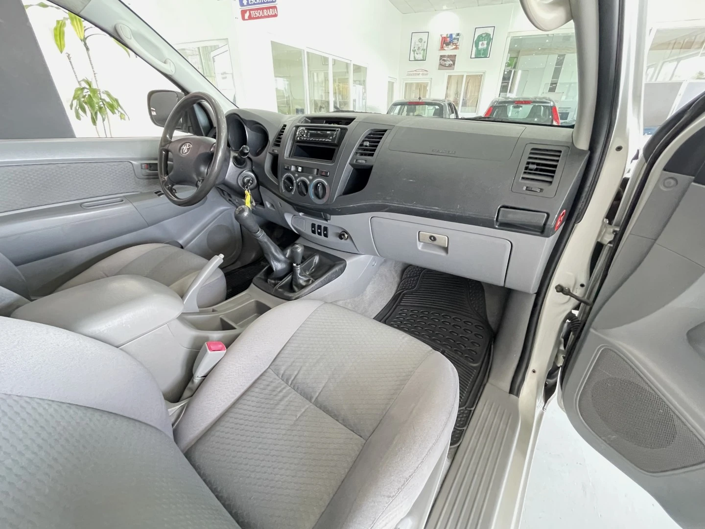 Toyota Hilux 2.5 D-4D 4WD CE CM AC