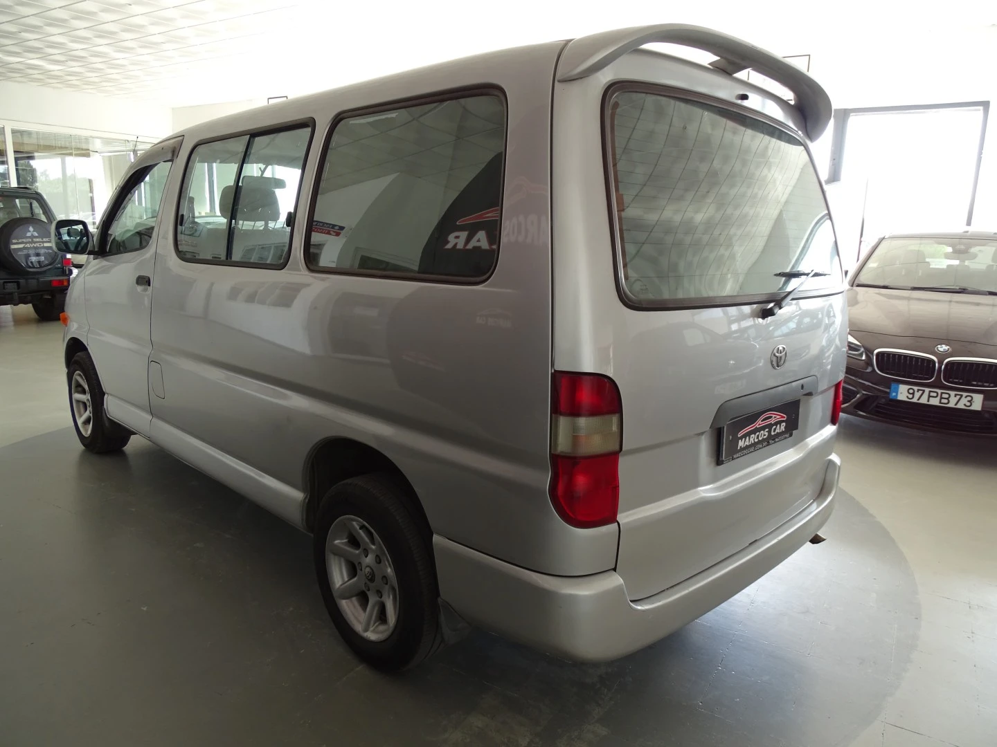 Toyota HiAce 2.4 D LXH12LG