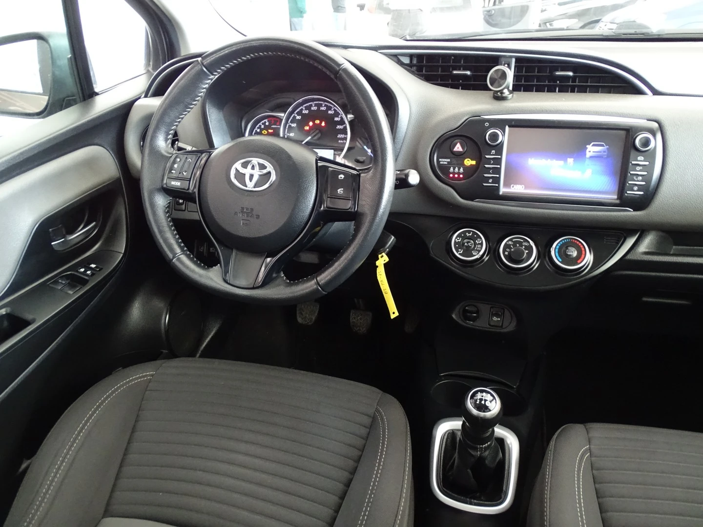 Toyota Yaris 1.0 VVT-i Comfort +PS Style +P.Techno