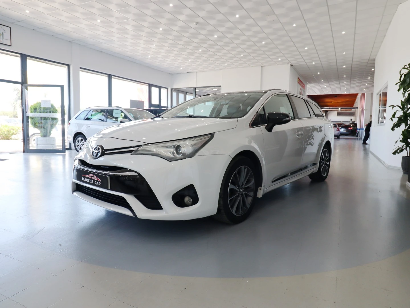 Toyota Avensis Touring Sports 1.6 D-4D Exclusive+GPS