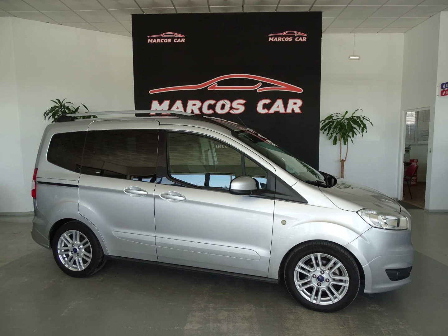 Ford Tourneo Courier 1.5 TDCi Titanium