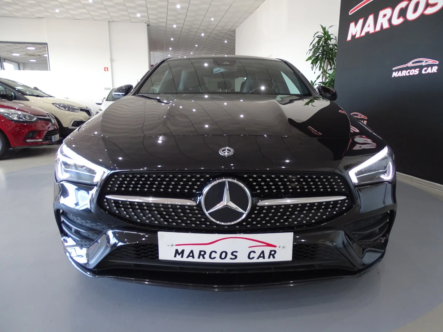 Mercedes-Benz CLA 180 AMG lINE