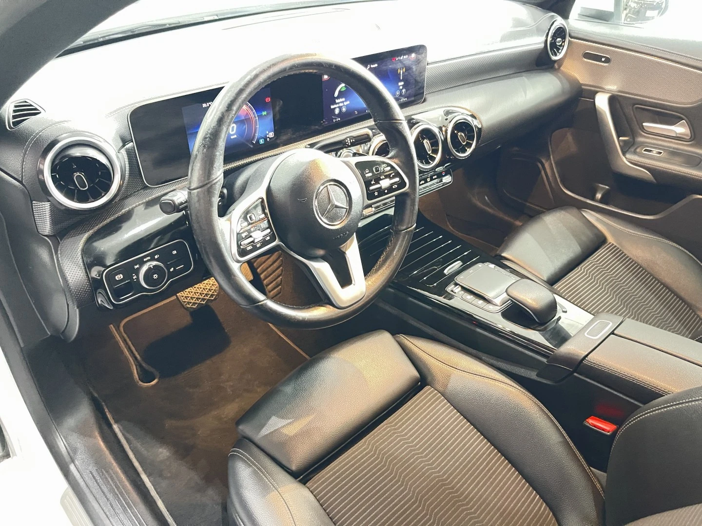 Mercedes-Benz CLA 200 d Shooting Brake 8G-DCT Special Edition