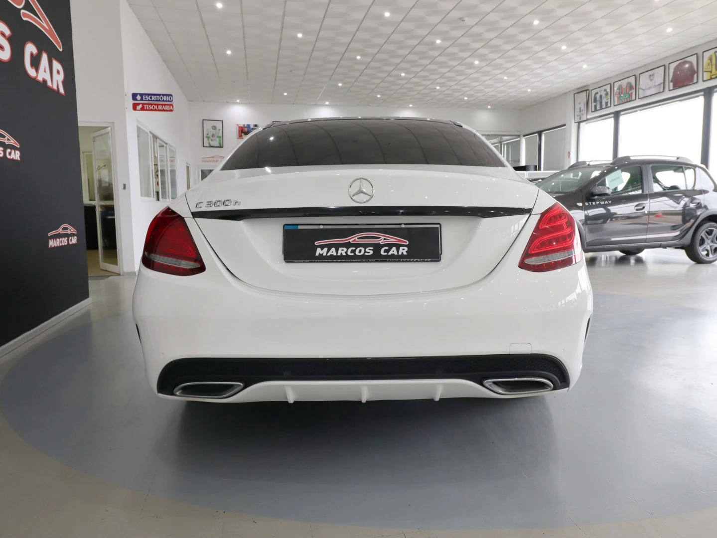 Mercedes-Benz C 300 BlueTEC Hybrid AMG Line