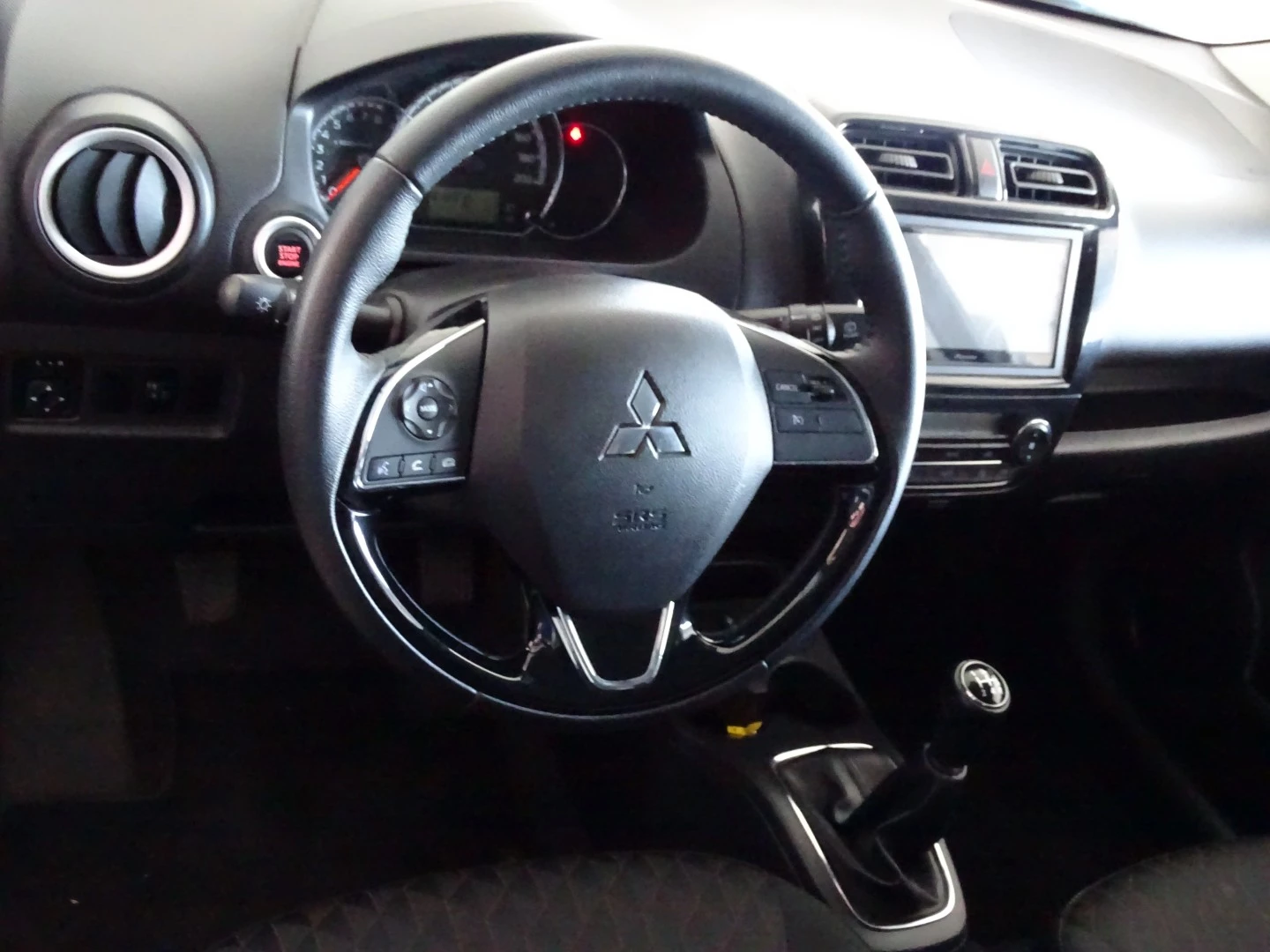 Mitsubishi Space Star 1.2 Intense Connect Edition