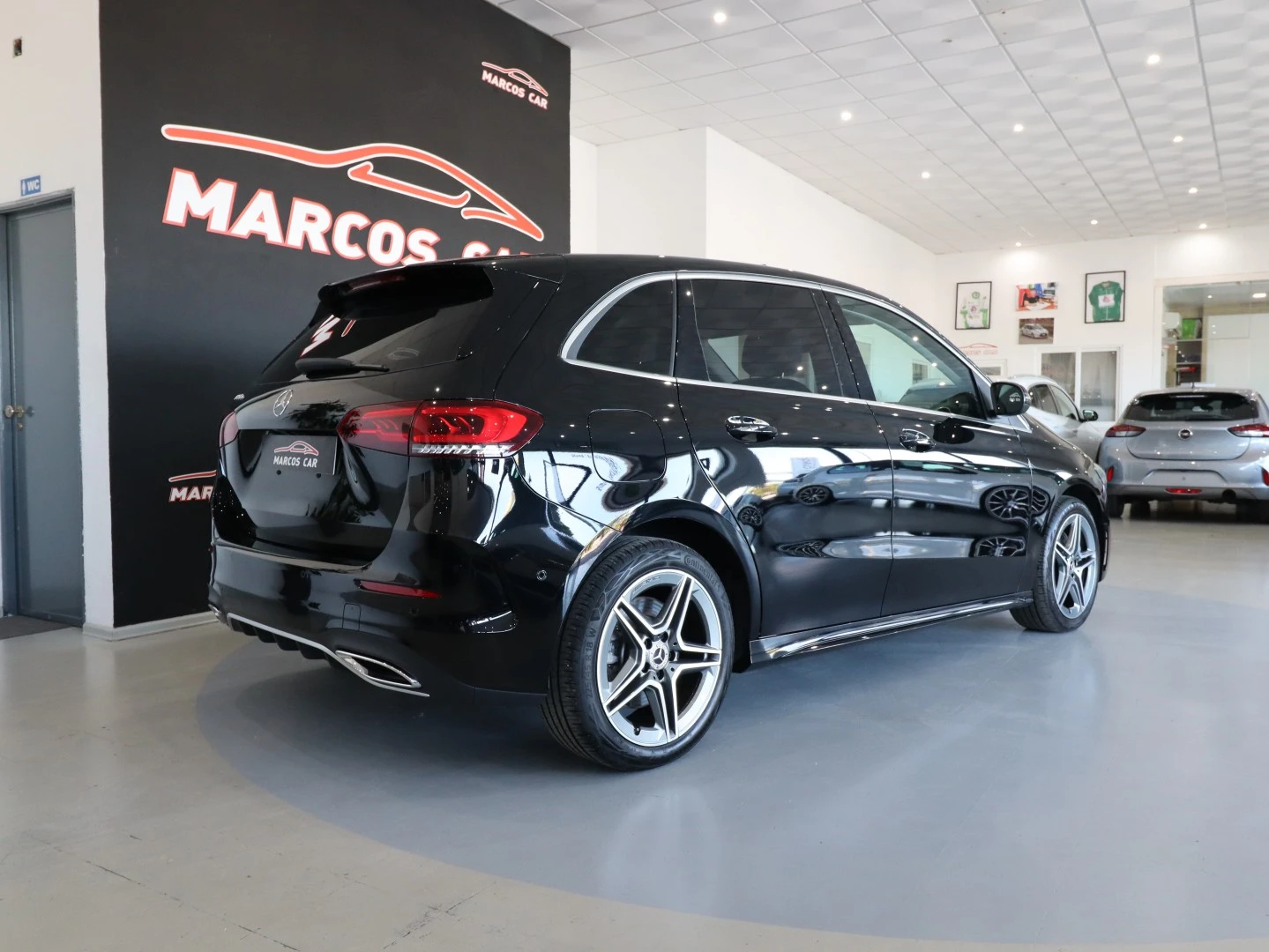 Mercedes-Benz B 250 e AMG Line