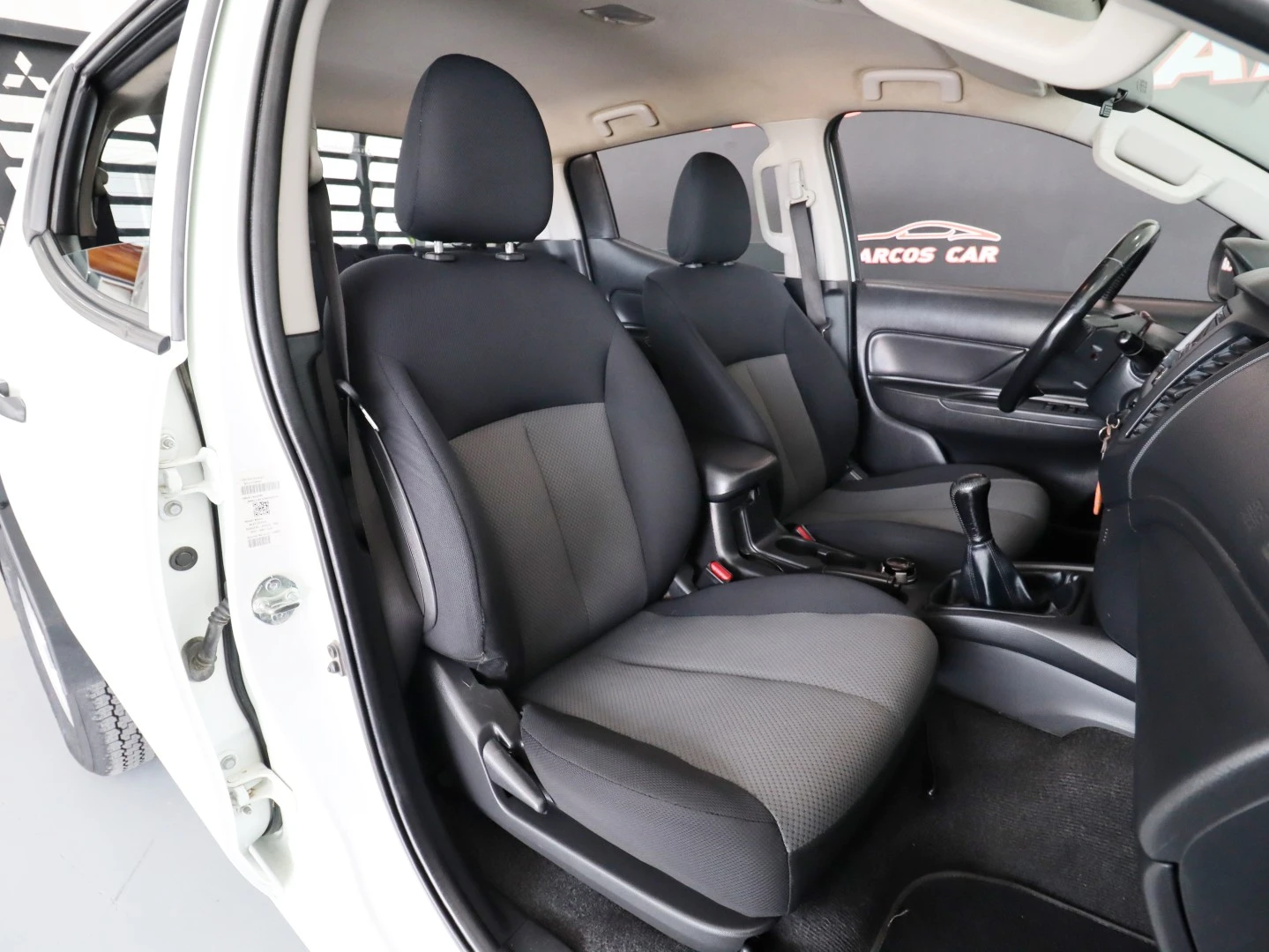 Mitsubishi L200 2.3 DI-D CD Invite 4WD