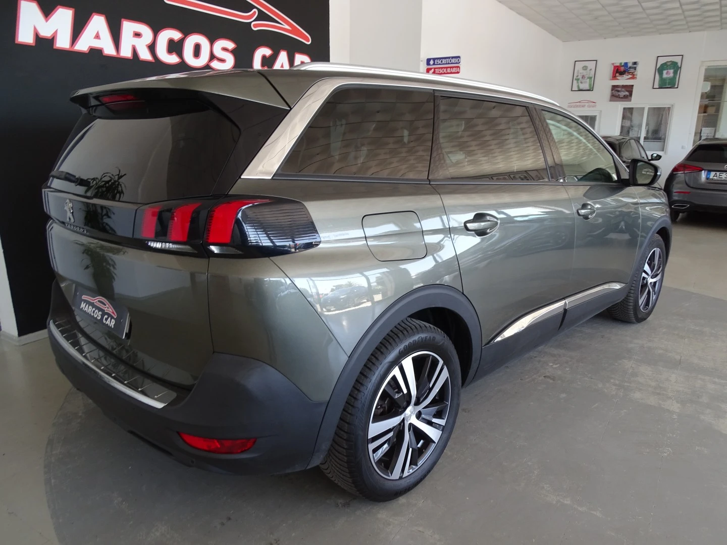 Peugeot 5008 1.5 BlueHDi Allure EAT8