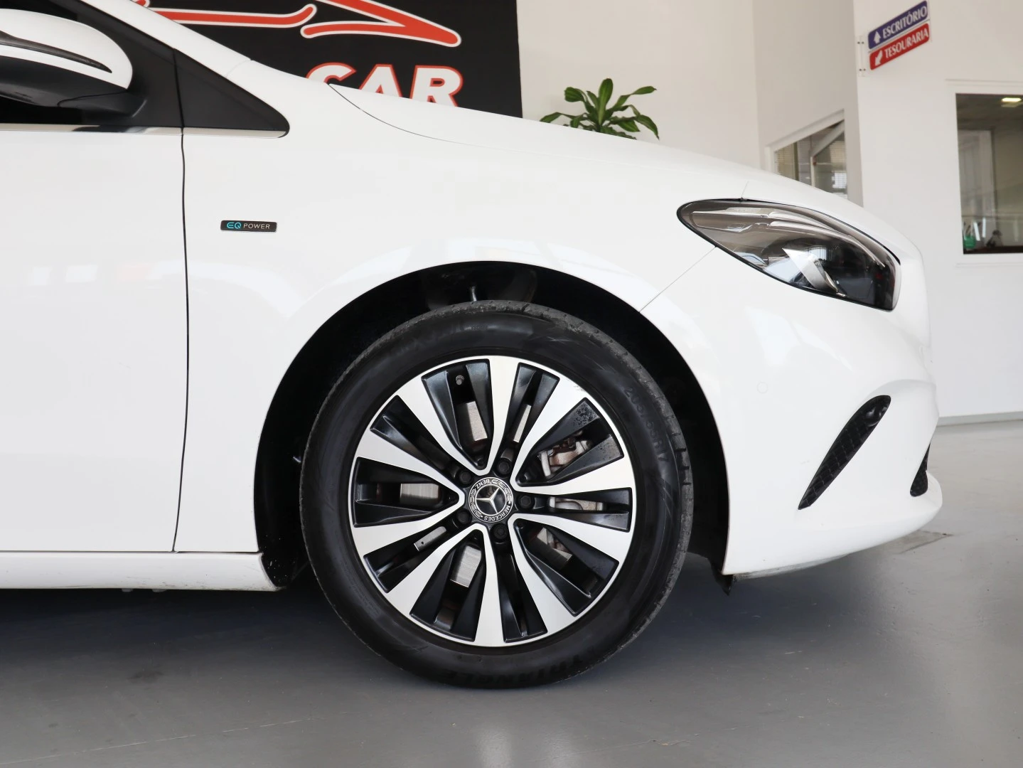 Mercedes-Benz B 250 e Progressive
