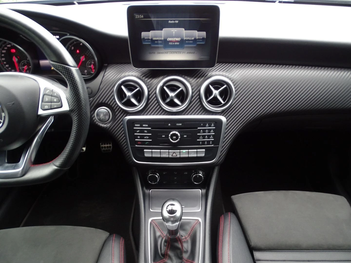 Mercedes-Benz A 200 d AMG Line