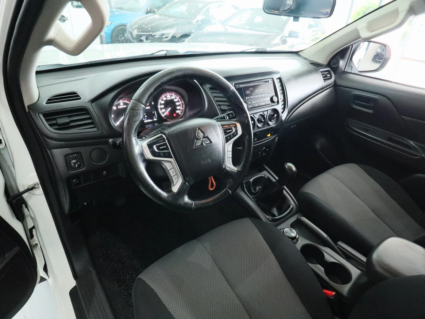 Mitsubishi L200 2.3 DI-D CD Invite 4WD