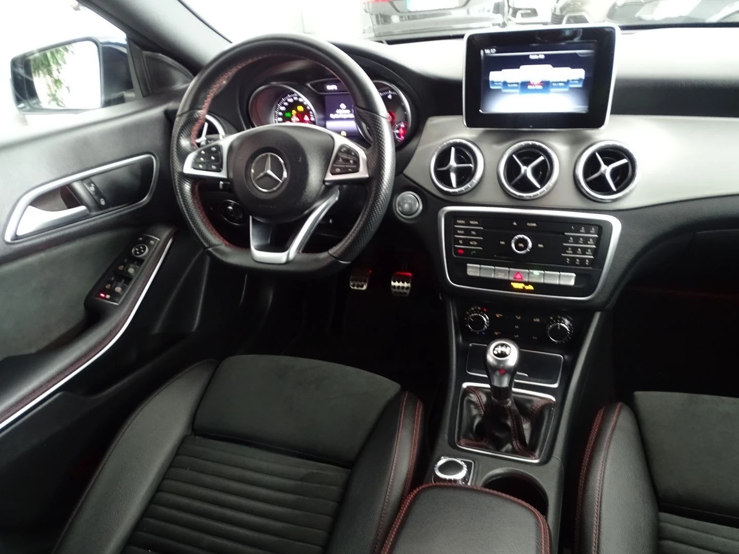 Mercedes-Benz CLA 200 d AMG Line