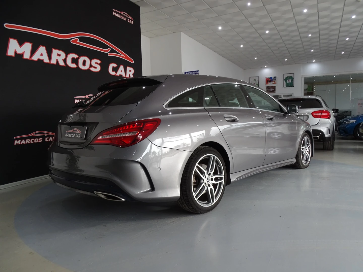 Mercedes-Benz CLA 180 d Shooting Brake AMG Line Aut.