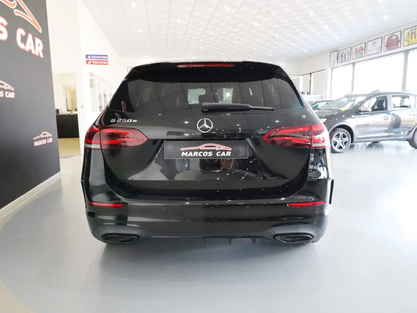Mercedes-Benz B 250 e AMG Line
