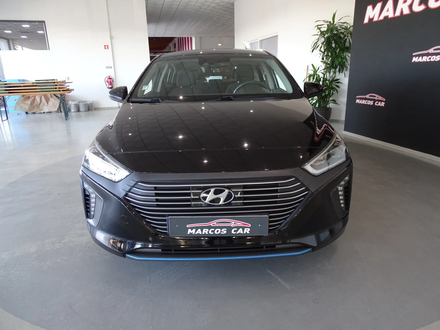 Hyundai Ioniq 1.6 GDI HEV Hybrid Tech