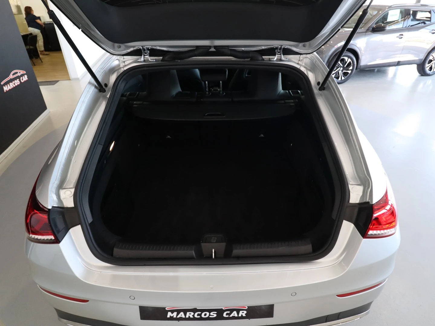 Mercedes-Benz CLA 250 e Shooting Brake AMG Line