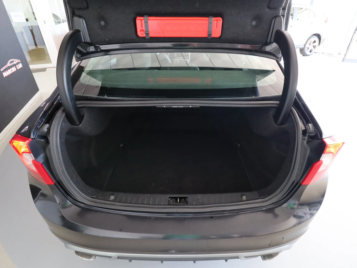 Volvo S60 2.0 D4 R-Design S/S Geartronic