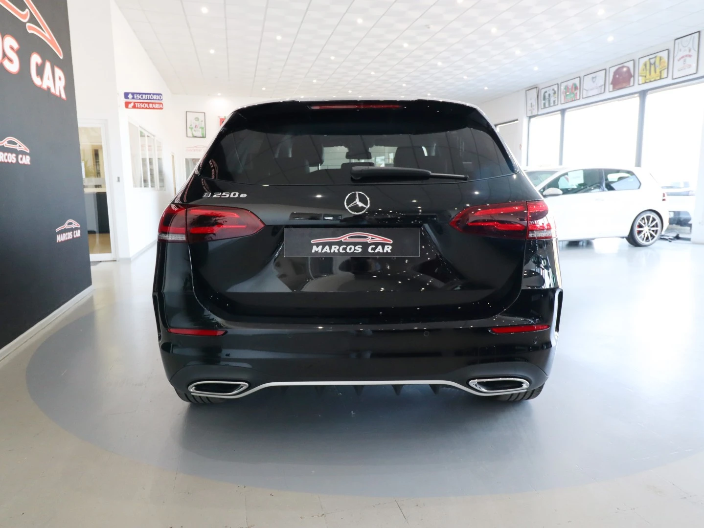 Mercedes-Benz B 250 e AMG Line