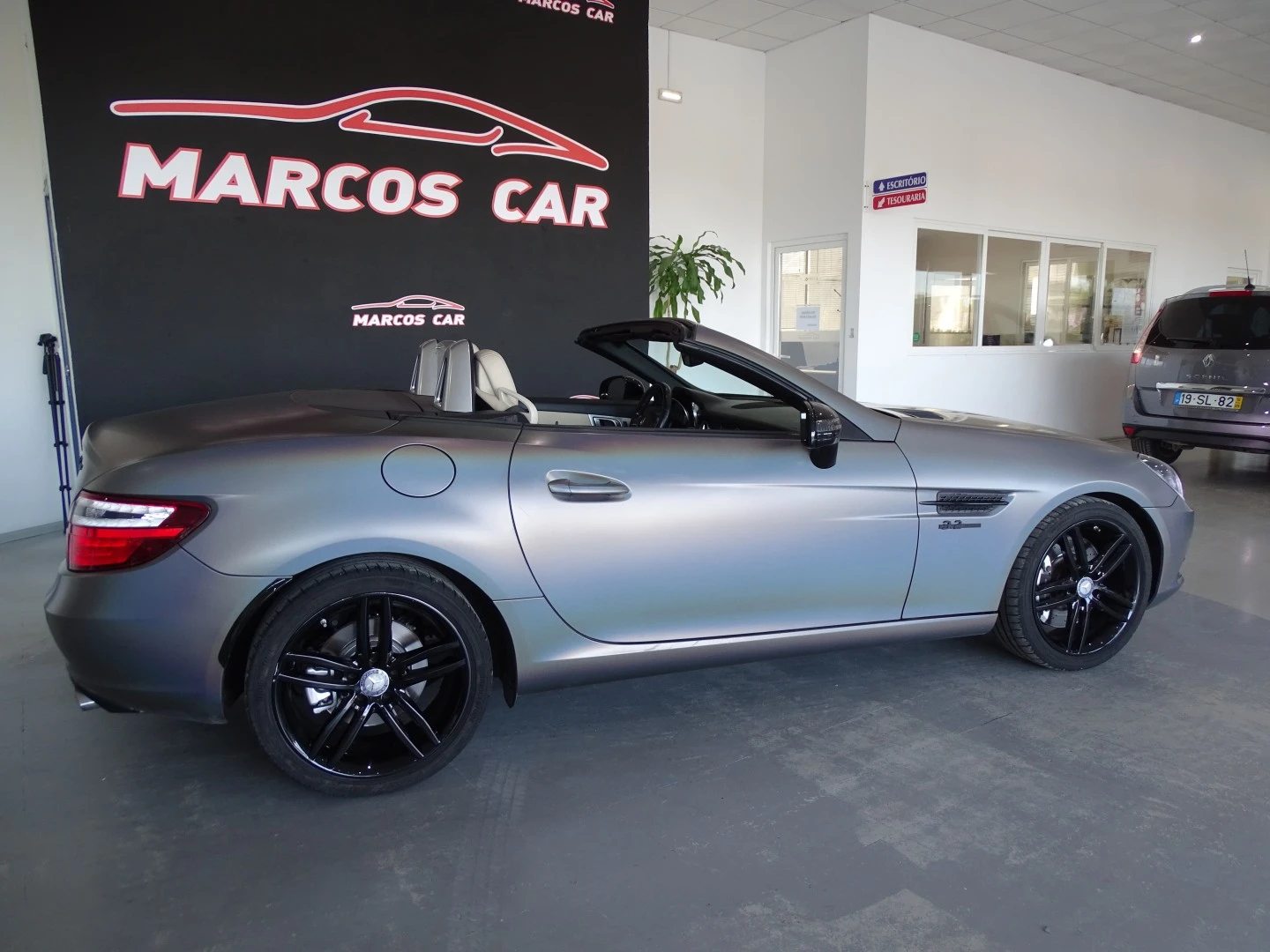 Mercedes-Benz SLK 200 (BlueEFFICIENCY) 7G-TRONIC CarbonLOOK Edition