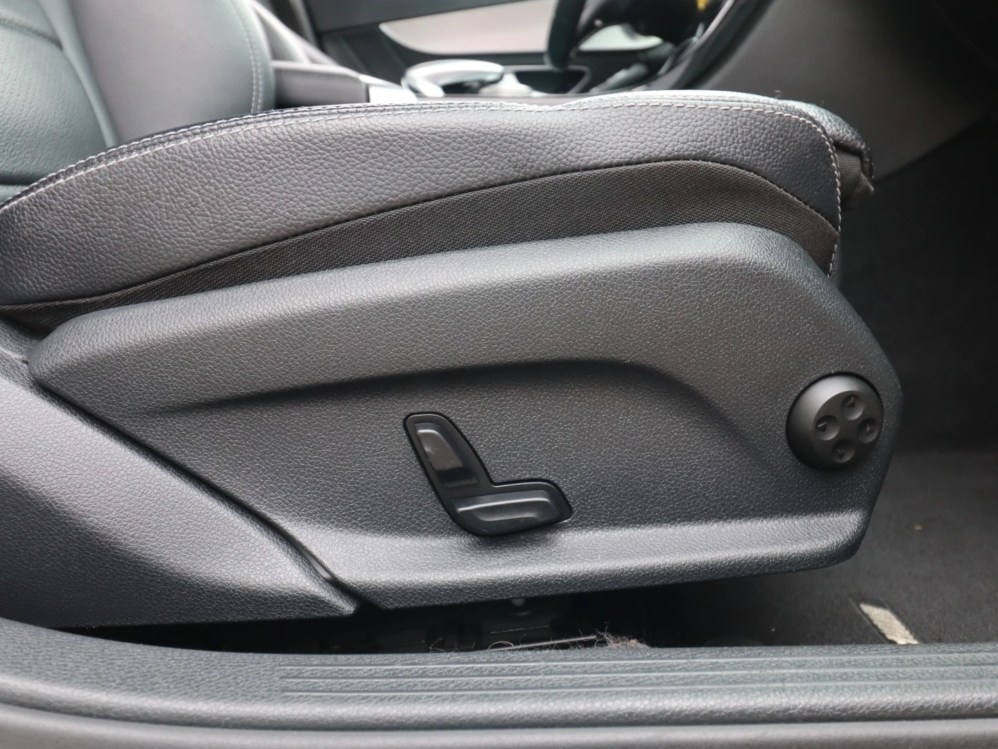 Mercedes-Benz C 300 BlueTEC Hybrid AMG Line
