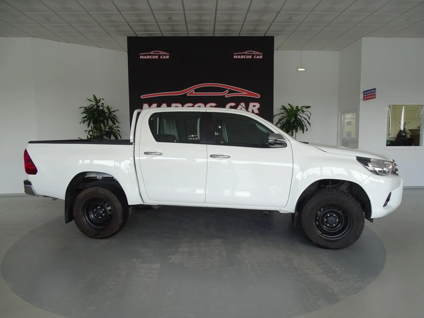 Toyota Hilux 2.4 D-4D 4WD CD CHallenge