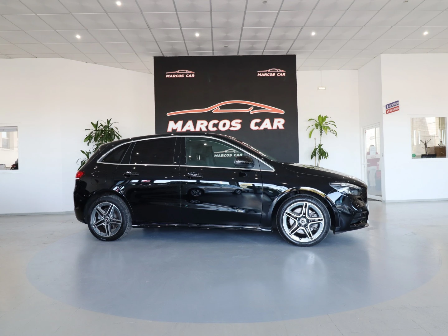 Mercedes-Benz B 250 e AMG Line