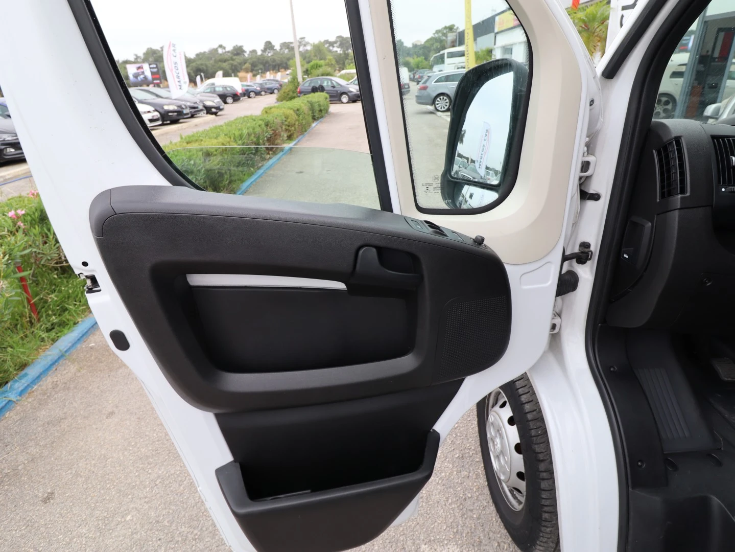 Peugeot Boxer 2.0 BlueHDi 330 L2H2 Premium