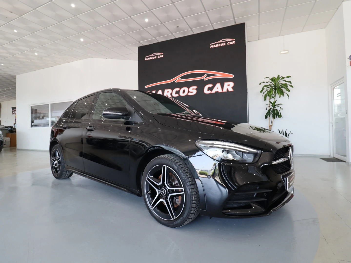 Mercedes-Benz B 250 e AMG Line