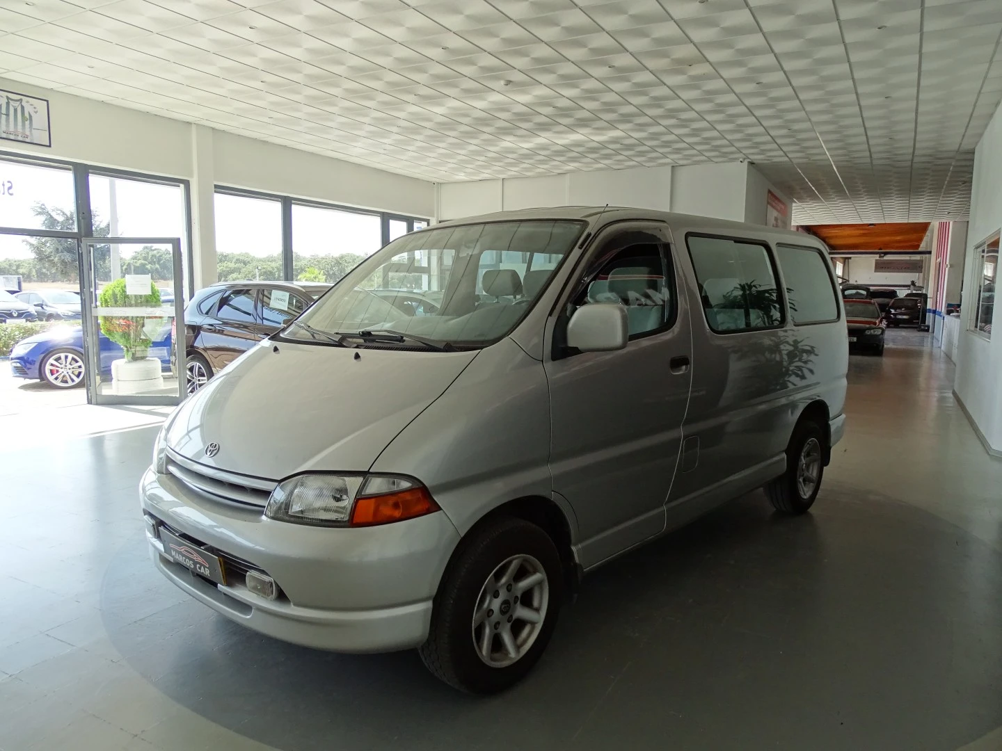 Toyota HiAce 2.4 D LXH12LG