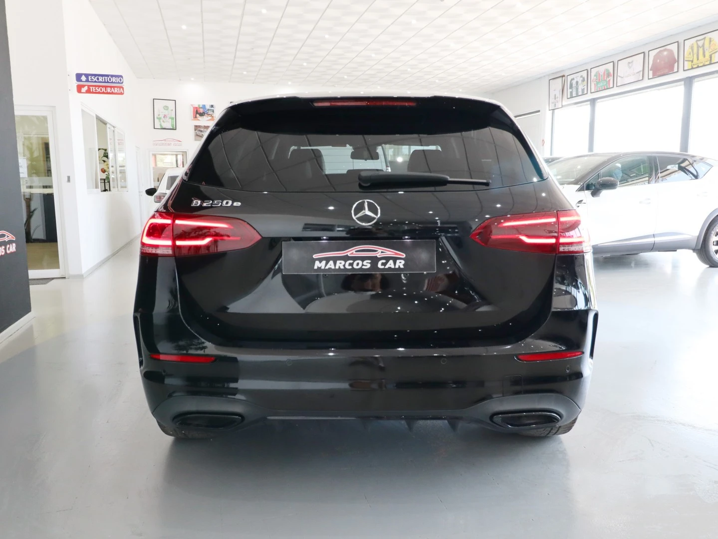 Mercedes-Benz B 250 e AMG Line