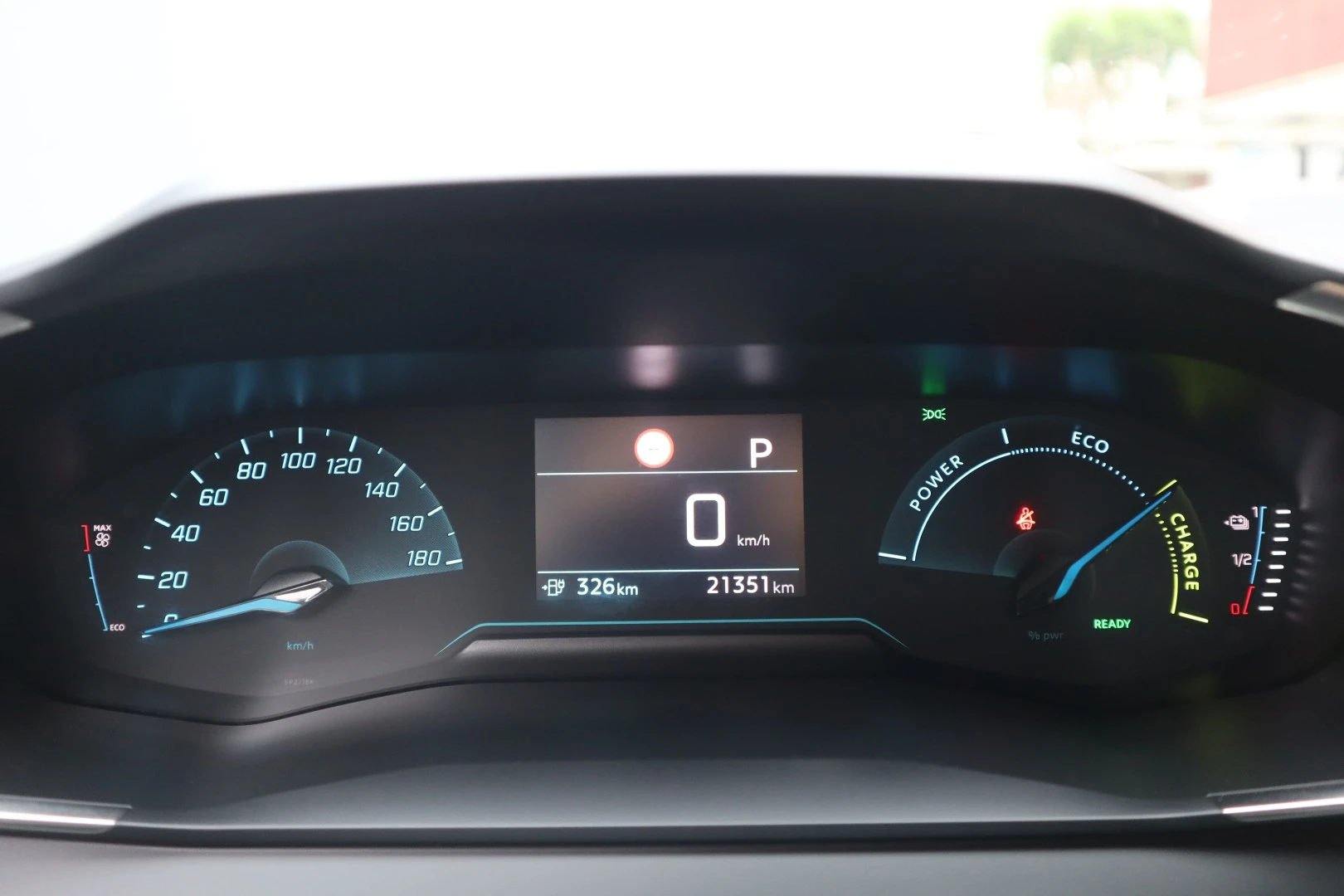 Peugeot e-208 50 kWh Allure Pack