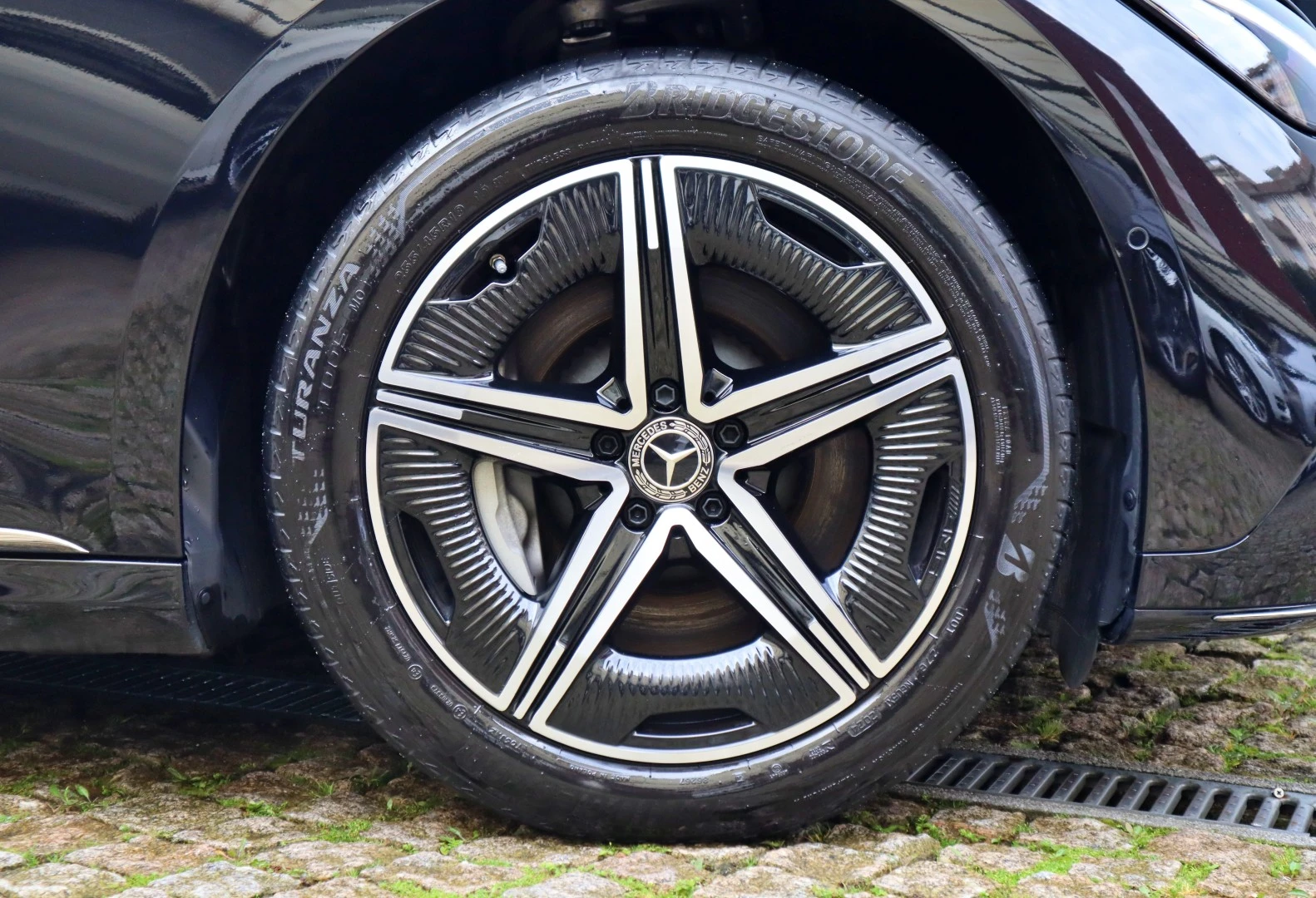 Mercedes-Benz EQE 300 AMG Line