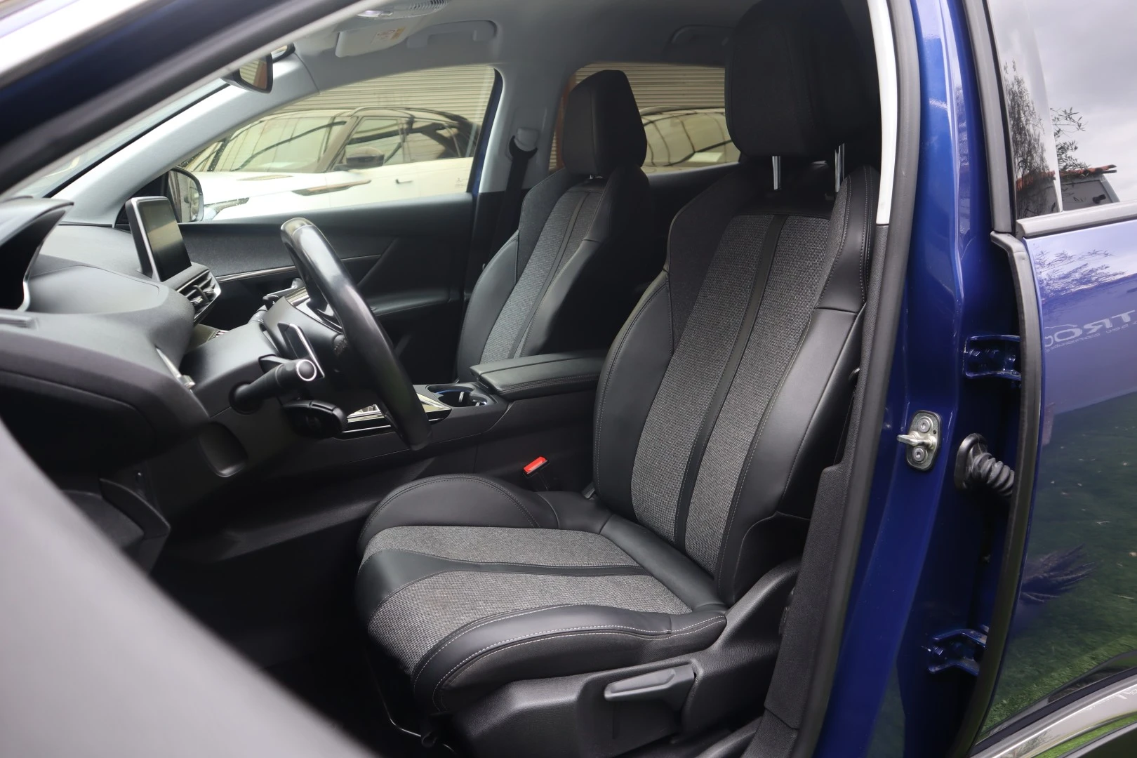 Peugeot 3008 1.5 BlueHDi Allure EAT8